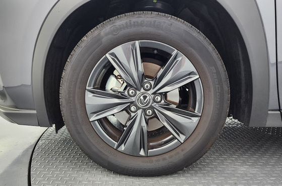 Lexus UX 2.0 2WD — пробег 5 744 км — фото 5 из 5