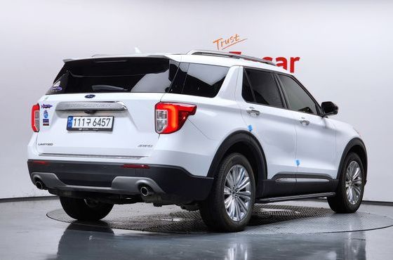 Ford Explorer 2.3 LimIted 4WD — пробег 34 696 км — фото 2 из 5