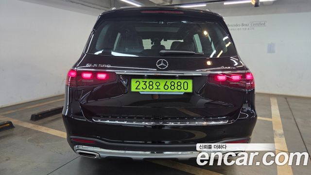 Mercedes-Benz GLS-Class GLS580 4MATIC — пробег 1 212 км — фото 4 из 5