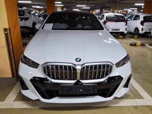 BMW 5-Series 520i M Sport — пробег 11 км — фото 3 из 5