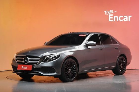 Mercedes-Benz E-Class E220d Avantgarde — пробег 98 710 км — фото 1 из 5