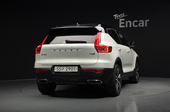Volvo XC40 T4 R-Design — пробег 144 491 км — фото 4 из 5