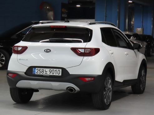 Kia Stonic 1.4 Trendy — пробег 24 700 км — фото 4 из 5