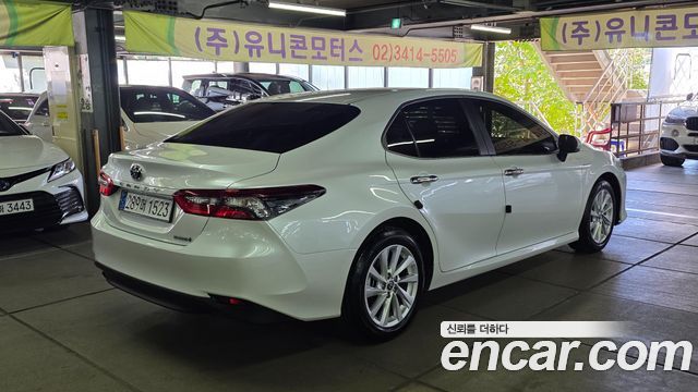 Toyota Camry 2.5 LE Hybrid — пробег 36 600 км — фото 3 из 5