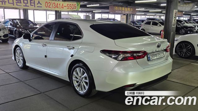 Toyota Camry 2.5 LE Hybrid — пробег 36 600 км — фото 4 из 5