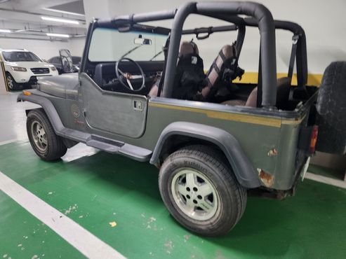 Jeep Wrangler 2.5 — пробег 312 000 км — фото 4 из 5