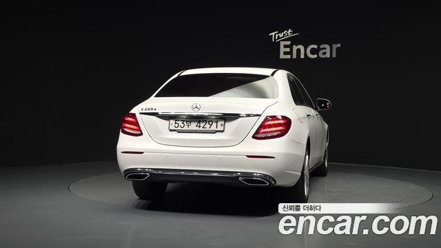 Mercedes-Benz E-Class из Кореи Encar