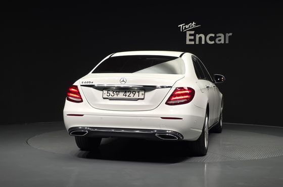 Mercedes-Benz E-Class E220d Avantgarde — пробег 202 660 км — фото 4 из 5