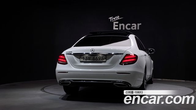 Mercedes-Benz E-Class из Кореи Encar