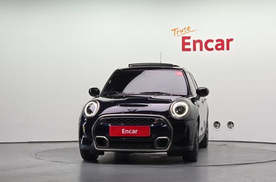 Mini Cooper 5Door Resolute Edition 3rd Gen — пробег 17 650 км — фото 3 из 5