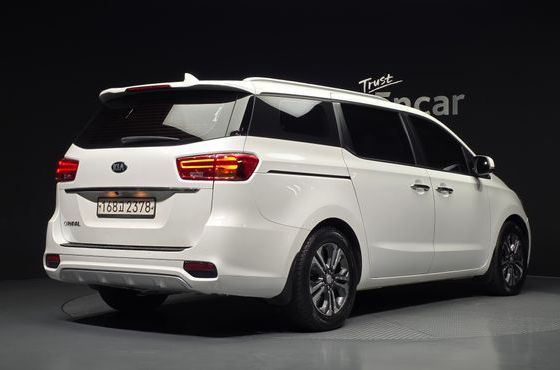 Kia Carnival 9-Seater Luxury — пробег 185 813 км — фото 2 из 5