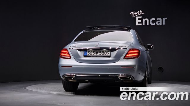 Mercedes-Benz E-Class E400 4MATIC Exclusive — пробег 69 535 км — фото 4 из 5