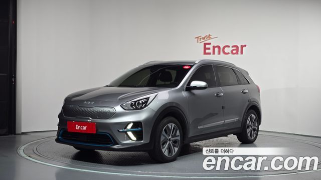 Kia Niro Prestige — пробег 75 576 км — фото 1 из 5