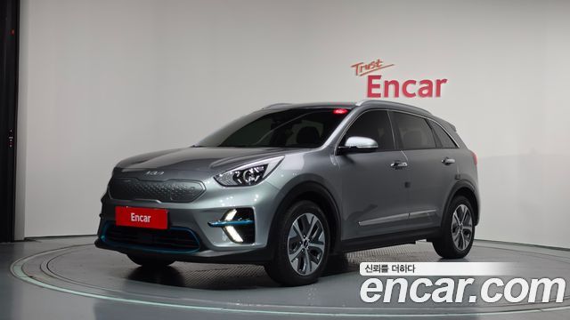Kia Niro Prestige — пробег 55 597 км — фото 1 из 5