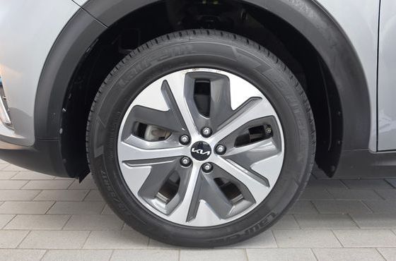 Kia Niro Prestige — пробег 55 597 км — фото 5 из 5