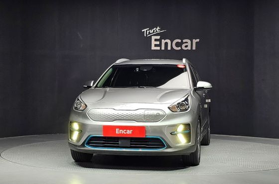 Kia Niro Prestige — пробег 61 460 км — фото 3 из 5