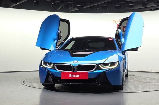 BMW i8 Coupe — пробег 75 867 км — фото 3 из 5