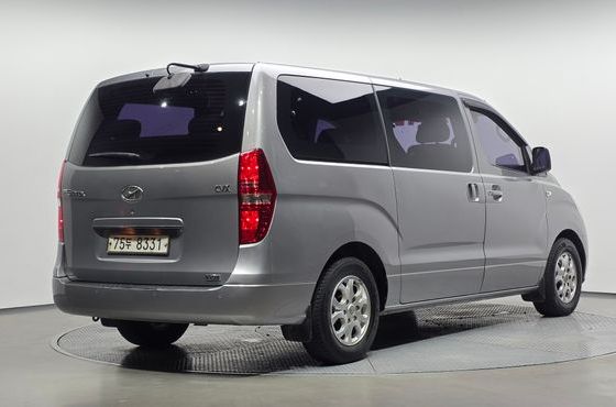 Hyundai Starex 12-Seater Wagon CVX Deluxe — пробег 153 739 км — фото 2 из 5
