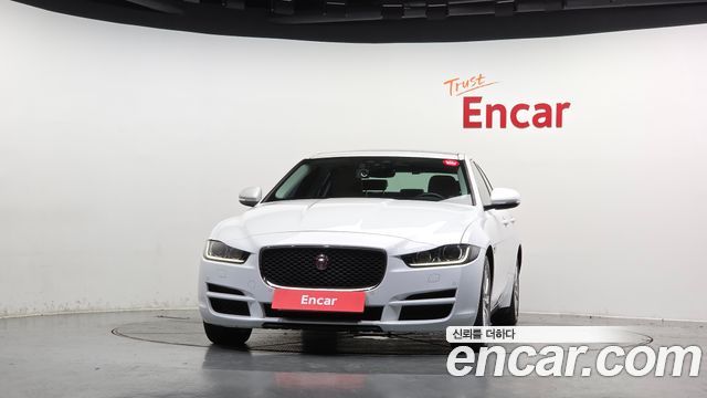 Jaguar XE 20d Prestige — пробег 94 244 км — фото 3 из 5