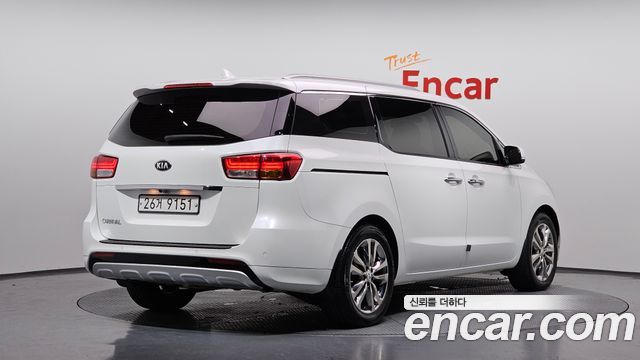 Kia Carnival из Кореи Encar