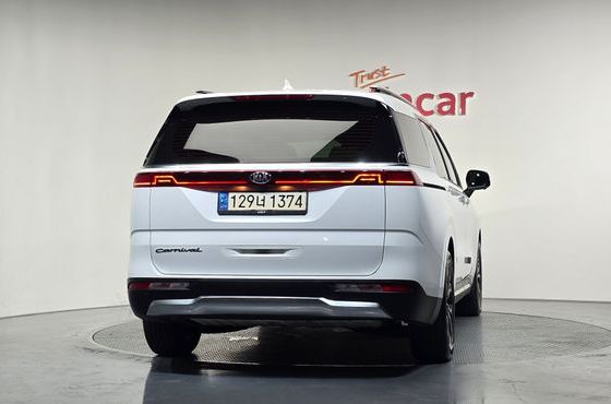 Kia Carnival Gasoline 9-Seater Signature — пробег 68 626 км — фото 4 из 5