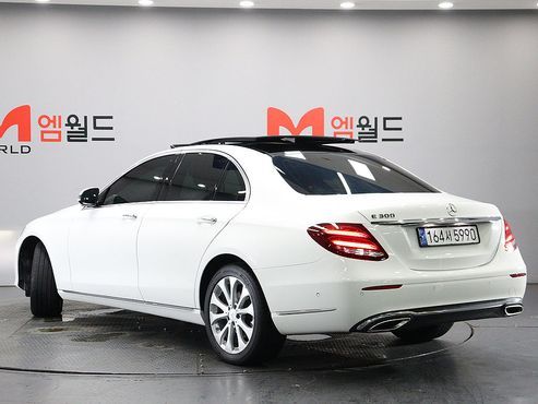 Mercedes-Benz E-Class E300 Exclusive — пробег 53 027 км — фото 4 из 5