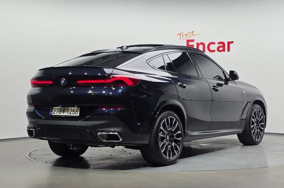 BMW X6 xDrive40i M Sport — пробег 24 675 км — фото 2 из 5