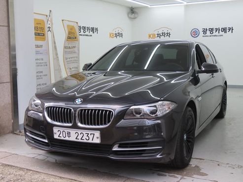 BMW 5-Series 520d xDrive — пробег 116 545 км — фото 1 из 5