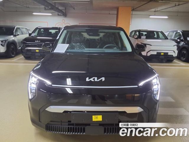 Kia EV3 Long Range 2WD AIr — пробег 18 км — фото 3 из 5
