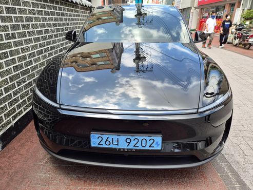 Tesla Model Y Premium Long Range AWD — пробег 900 км — фото 1 из 5