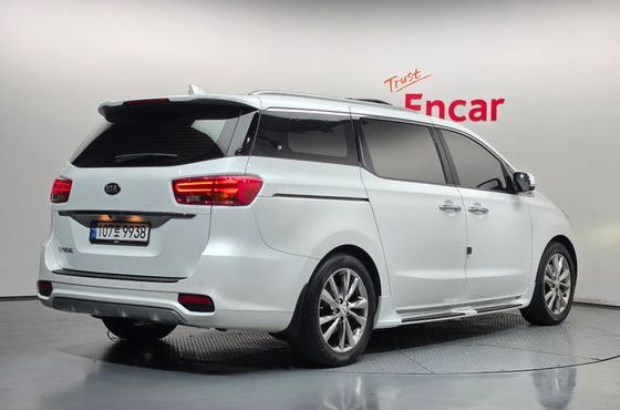 Kia Carnival 9-Seater Noblesse Special — пробег 131 190 км — фото 2 из 5