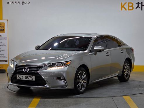 Lexus ES Supreme XV60 — пробег 133 284 км — фото 1 из 5