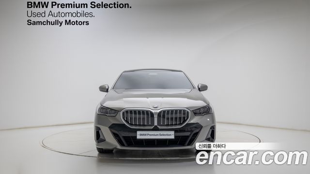 BMW 5-Series 520i M Sport — пробег 8 760 км — фото 2 из 5
