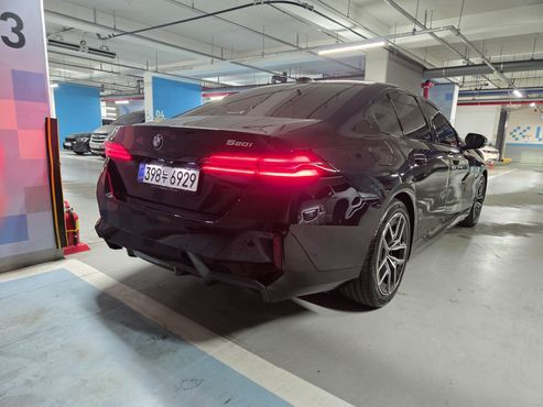 BMW 5-Series 520i M Sport — пробег 1 632 км — фото 4 из 5