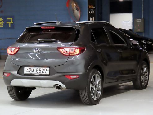 Kia Stonic 1.4 Prestige — пробег 52 850 км — фото 4 из 5
