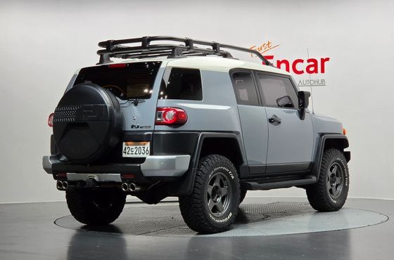 Toyota FJ Cruiser 4WD V6 — пробег 141 642 км — фото 2 из 5
