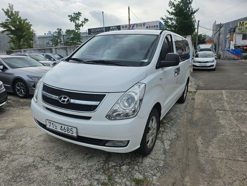 Hyundai Starex 4WD 12-Seater Wagon CVX Luxury — пробег 203 495 км — фото 2 из 5