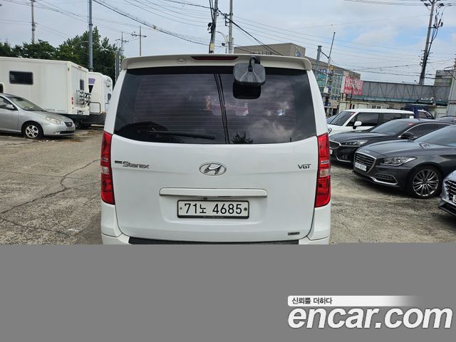 Hyundai Starex 4WD 12-Seater Wagon CVX Luxury — пробег 203 495 км — фото 4 из 5