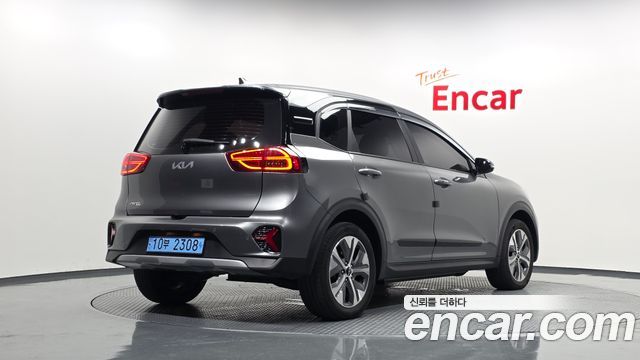 Kia Niro Earth — пробег 136 842 км — фото 2 из 5