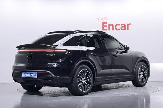 Porsche Macan Base 4 — пробег 10 998 км — фото 2 из 5