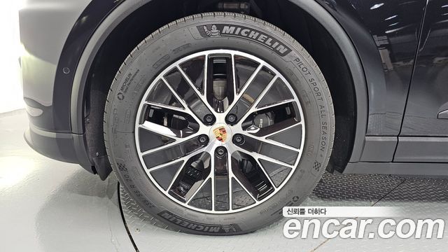 Porsche Macan Base 4 — пробег 10 998 км — фото 5 из 5