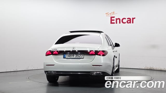Mercedes-Benz E-Class из Кореи Encar