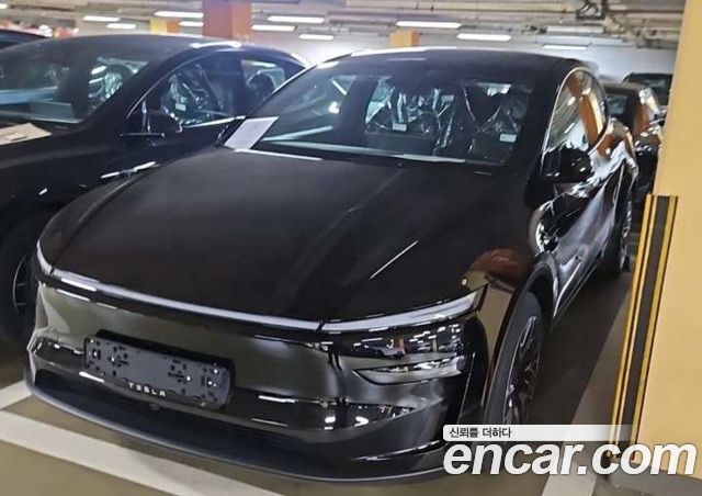 Tesla Model Y L Long Range AWD — пробег 1 км — фото 2 из 5