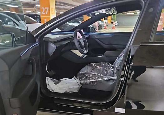 Tesla Model Y L Long Range AWD — пробег 1 км — фото 4 из 5
