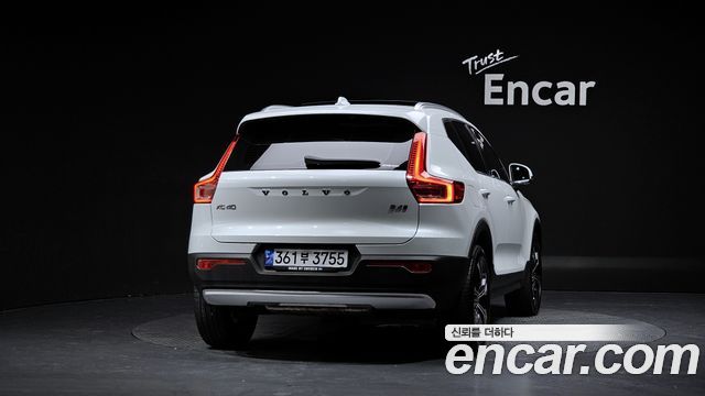 Volvo XC40 B4 Inscription — пробег 72 955 км — фото 4 из 5