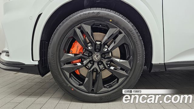 Lexus RX F-Sport — пробег 12 км — фото 5 из 5