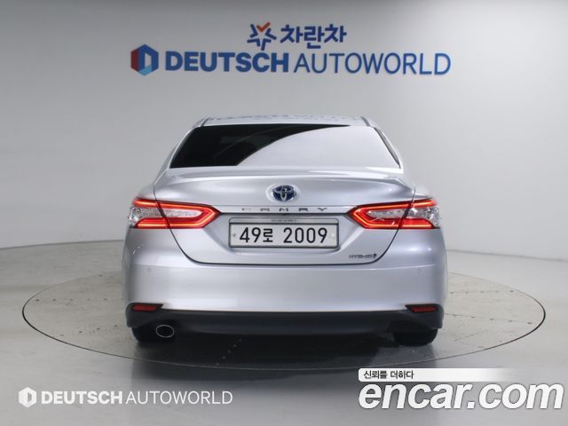 Toyota Camry 2.5 XLE Hybrid — пробег 49 502 км — фото 4 из 5