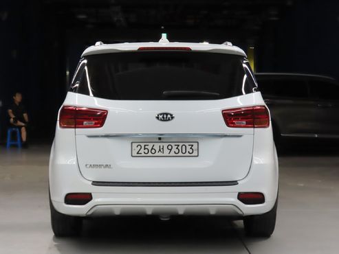 Kia Carnival 9-Seater Prstige — пробег 166 122 км — фото 4 из 5