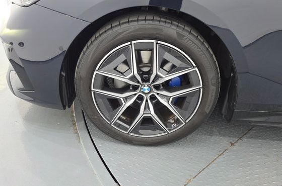 BMW 5-Series 520i M Sport — пробег 4 012 км — фото 5 из 5