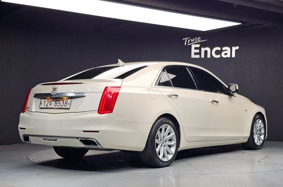 Cadillac CTS 2.0 Luxury — пробег 166 646 км — фото 2 из 5
